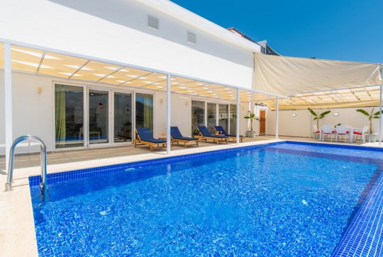Villa Hena 1