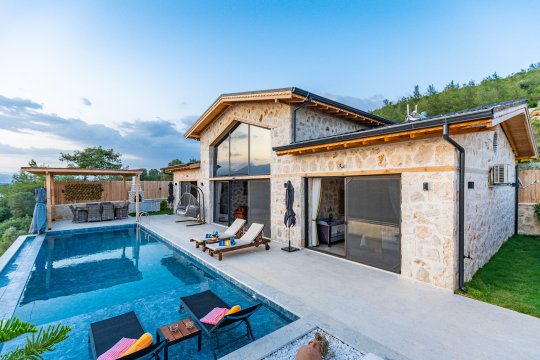 Villa Ayza